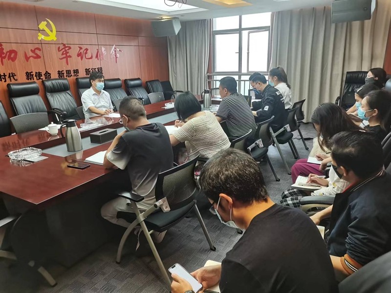 觀山湖區(qū)解除靜態(tài)管理后，集團(tuán)領(lǐng)導(dǎo)到已復(fù)工的權(quán)屬公司調(diào)研.jpg