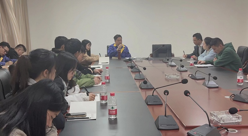 譚曉軍在座談會上講話.jpg